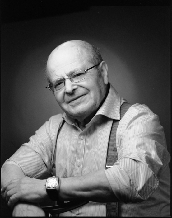 Сегодня Народному художнику Республики Карелия, заслуженному деятелю искусств Республики Карелия Людвигу Давидяну исполнился 91 года. Творческого вдохновения и долгих лет жизни!